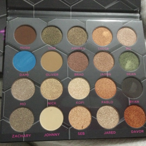 Unused barbarella eyeshadow palette - Picture 2 of 3